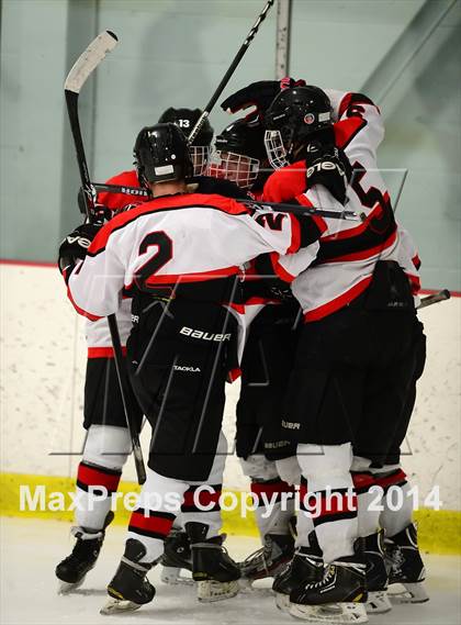 Thumbnail 1 in Glastonbury @ Branford photogallery.
