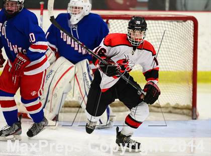 Thumbnail 1 in Glastonbury @ Branford photogallery.