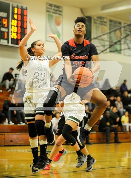 Thumbnail 2 in Fairmont Prep vs. San Joaquin Memorial (St.Mary's Stockton MLK Classic) photogallery.