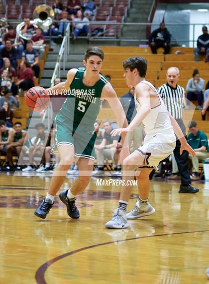 Thumbnail 3 in Greeneville @ Dobyns-Bennett photogallery.