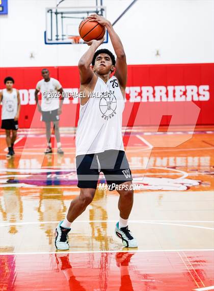 Thumbnail 3 in Wings Academy Vs Roselle Catholic (The Preview HS Showcase) photogallery.