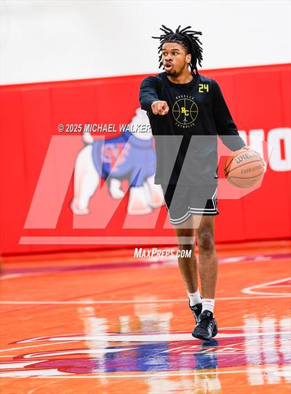 Thumbnail 2 in Wings Academy Vs Roselle Catholic (The Preview HS Showcase) photogallery.