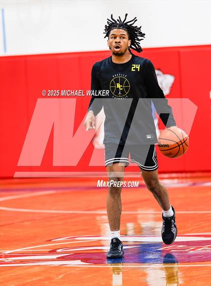 Thumbnail 3 in Wings Academy Vs Roselle Catholic (The Preview HS Showcase) photogallery.