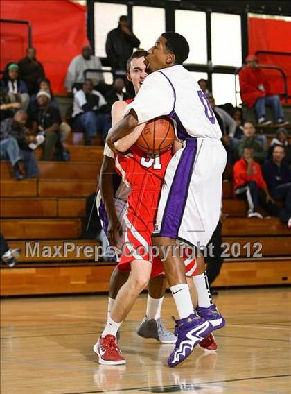 Thumbnail 3 in University vs. Castlemont  (I Have A Dream Classic) photogallery.