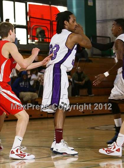 Thumbnail 3 in University vs. Castlemont  (I Have A Dream Classic) photogallery.