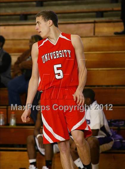 Thumbnail 3 in University vs. Castlemont  (I Have A Dream Classic) photogallery.