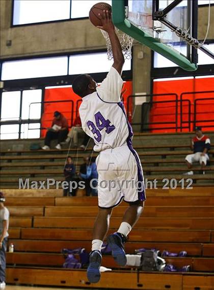 Thumbnail 1 in University vs. Castlemont  (I Have A Dream Classic) photogallery.