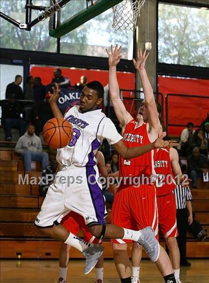 Thumbnail 3 in University vs. Castlemont  (I Have A Dream Classic) photogallery.