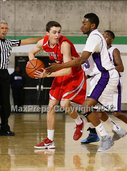 Thumbnail 3 in University vs. Castlemont  (I Have A Dream Classic) photogallery.