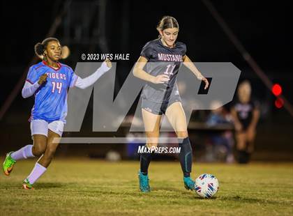 Thumbnail 3 in South Panola @ Center Hill photogallery.