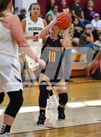 Thumbnail 2 in McGregor vs Thorndale (Thorndale Shootout) photogallery.