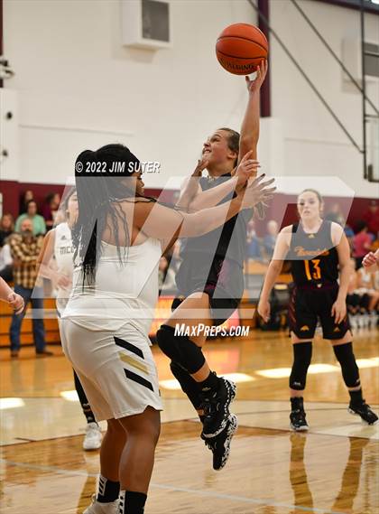 Thumbnail 2 in McGregor vs Thorndale (Thorndale Shootout) photogallery.
