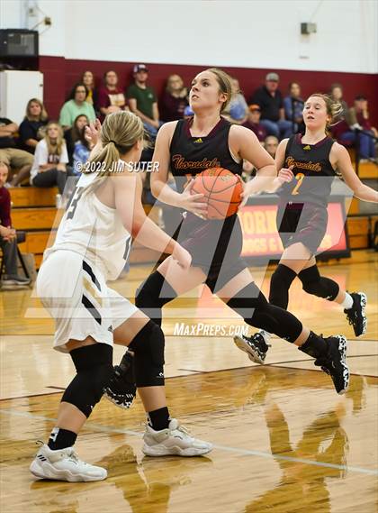 Thumbnail 1 in McGregor vs Thorndale (Thorndale Shootout) photogallery.
