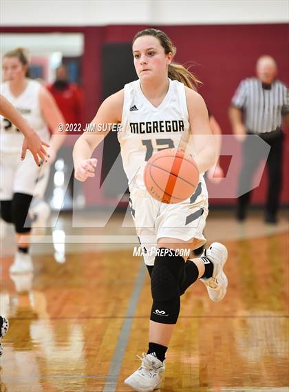 Thumbnail 1 in McGregor vs Thorndale (Thorndale Shootout) photogallery.