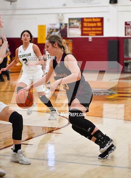 Thumbnail 2 in McGregor vs Thorndale (Thorndale Shootout) photogallery.