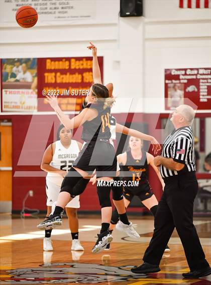 Thumbnail 2 in McGregor vs Thorndale (Thorndale Shootout) photogallery.