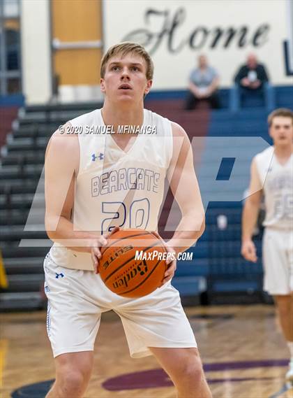 Thumbnail 2 in Kearney vs. Grand Island (HAC Tournament) photogallery.