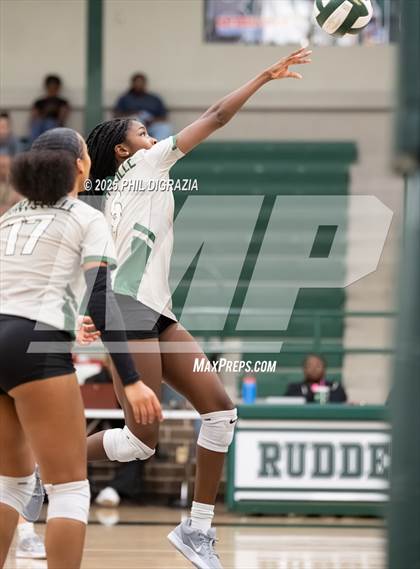 Thumbnail 2 in JV: Huntsville @ Rudder photogallery.