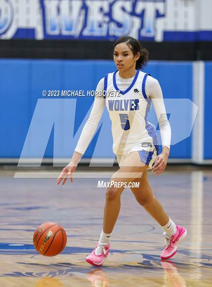 Thumbnail 1 in Hebron @ Plano West photogallery.