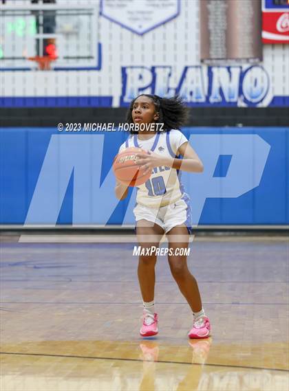 Thumbnail 1 in Hebron @ Plano West photogallery.