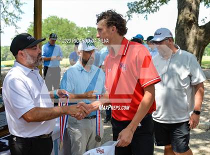 Thumbnail 2 in UIL 2A Boys Golf Awards photogallery.