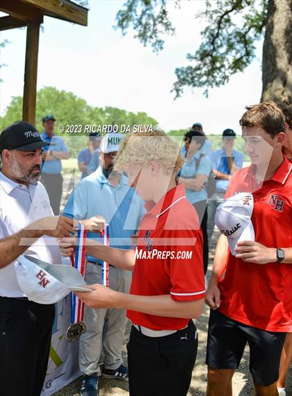 Thumbnail 1 in UIL 2A Boys Golf Awards photogallery.