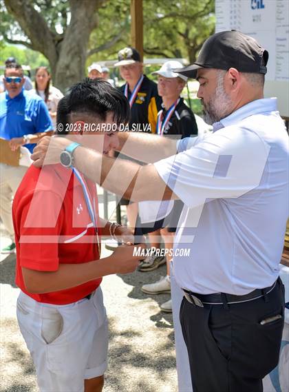 Thumbnail 3 in UIL 2A Boys Golf Awards photogallery.