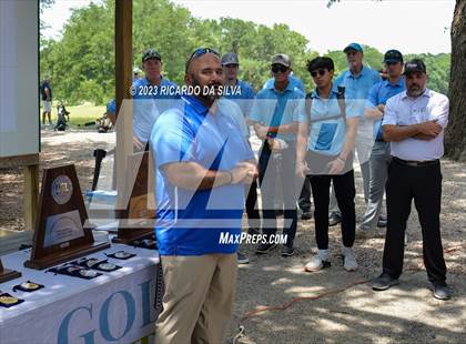 Thumbnail 2 in UIL 2A Boys Golf Awards photogallery.