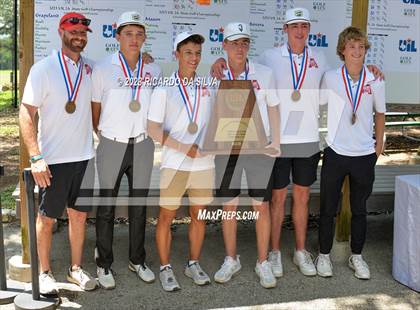 Thumbnail 2 in UIL 2A Boys Golf Awards photogallery.