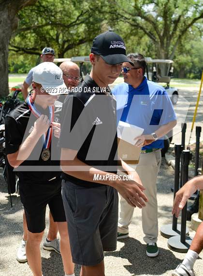 Thumbnail 3 in UIL 2A Boys Golf Awards photogallery.