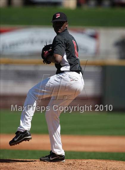 Thumbnail 3 in Cedar Park vs. Martin (Warrior Classic) photogallery.