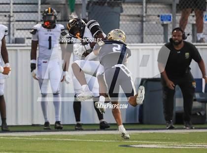 Thumbnail 3 in St. Frances Academy @ St. John Bosco (MaxPreps Game of the Week) photogallery.