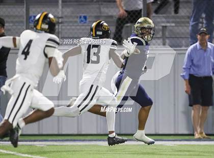 Thumbnail 3 in St. Frances Academy @ St. John Bosco (MaxPreps Game of the Week) photogallery.