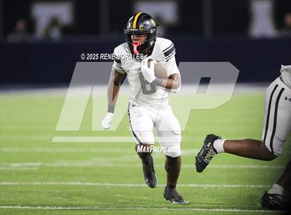 Thumbnail 3 in St. Frances Academy @ St. John Bosco (MaxPreps Game of the Week) photogallery.