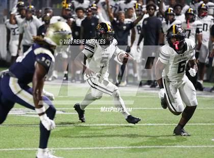 Thumbnail 1 in St. Frances Academy @ St. John Bosco (MaxPreps Game of the Week) photogallery.
