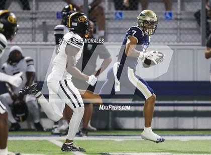 Thumbnail 3 in St. Frances Academy @ St. John Bosco (MaxPreps Game of the Week) photogallery.