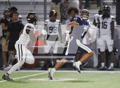 Thumbnail 2 in St. Frances Academy @ St. John Bosco (MaxPreps Game of the Week) photogallery.