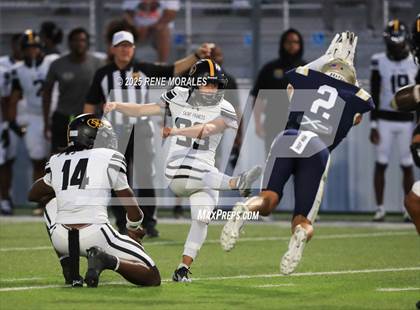 Thumbnail 3 in St. Frances Academy @ St. John Bosco (MaxPreps Game of the Week) photogallery.