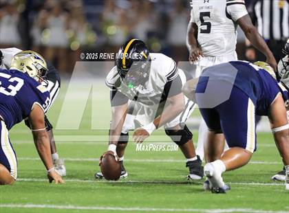 Thumbnail 2 in St. Frances Academy @ St. John Bosco (MaxPreps Game of the Week) photogallery.