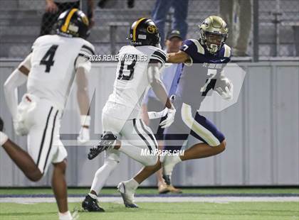 Thumbnail 1 in St. Frances Academy @ St. John Bosco (MaxPreps Game of the Week) photogallery.