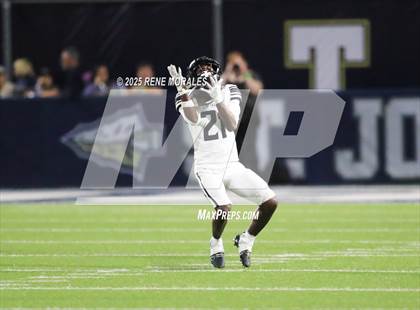 Thumbnail 2 in St. Frances Academy @ St. John Bosco (MaxPreps Game of the Week) photogallery.