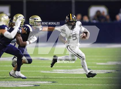 Thumbnail 3 in St. Frances Academy @ St. John Bosco (MaxPreps Game of the Week) photogallery.