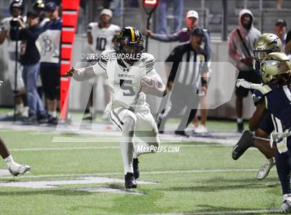 Thumbnail 2 in St. Frances Academy @ St. John Bosco (MaxPreps Game of the Week) photogallery.