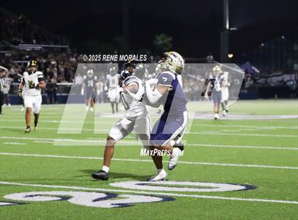 Thumbnail 3 in St. Frances Academy @ St. John Bosco (MaxPreps Game of the Week) photogallery.