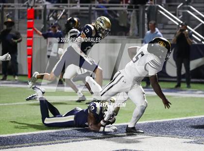 Thumbnail 1 in St. Frances Academy @ St. John Bosco (MaxPreps Game of the Week) photogallery.