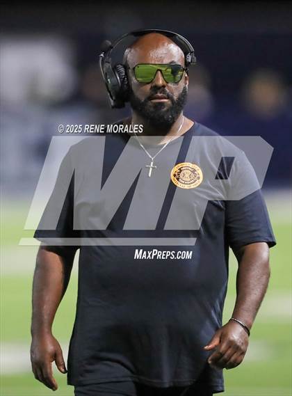 Thumbnail 1 in St. Frances Academy @ St. John Bosco (MaxPreps Game of the Week) photogallery.