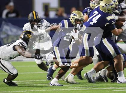 Thumbnail 3 in St. Frances Academy @ St. John Bosco (MaxPreps Game of the Week) photogallery.