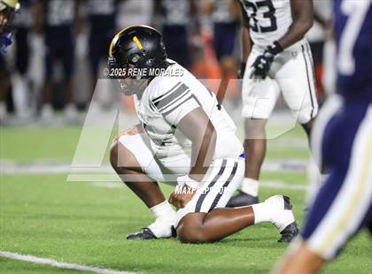 Thumbnail 2 in St. Frances Academy @ St. John Bosco (MaxPreps Game of the Week) photogallery.