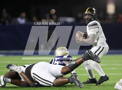 Thumbnail 2 in St. Frances Academy @ St. John Bosco (MaxPreps Game of the Week) photogallery.