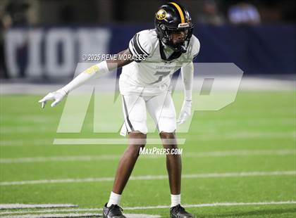 Thumbnail 3 in St. Frances Academy @ St. John Bosco (MaxPreps Game of the Week) photogallery.